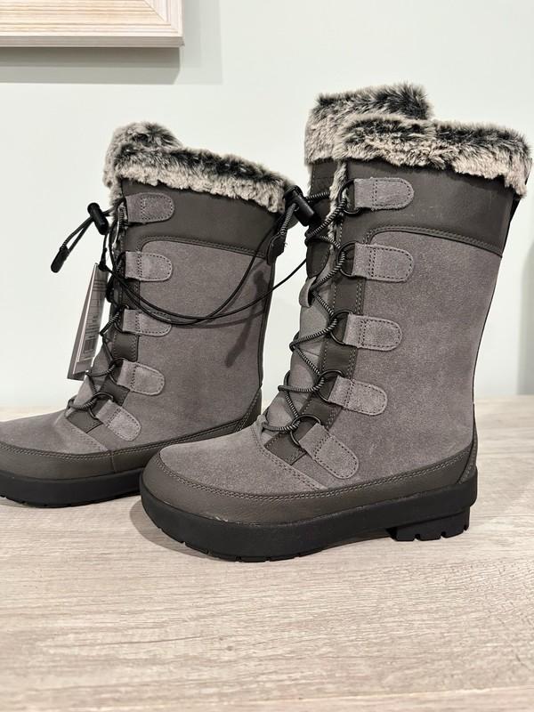 Girls Waterproof Snow Boots - Size 2 NWT