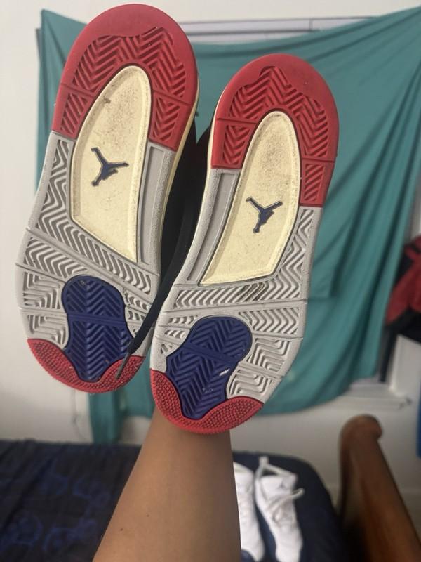 Grade School Jordans Size 2.5Y