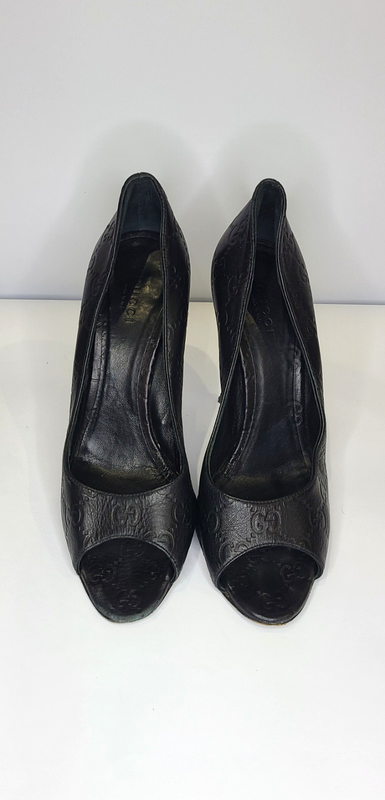 Gucci Black Leather GG Embossed Pumps Size EU 38 US 7.5