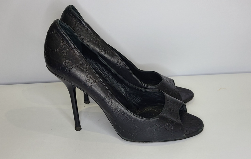 Gucci Black Leather GG Embossed Pumps Size EU 38 US 7.5