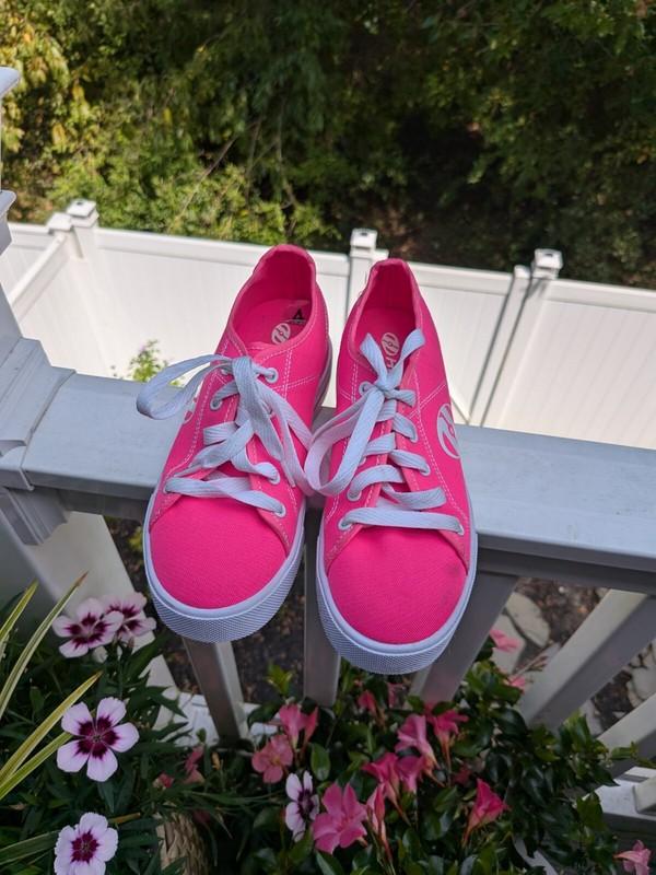 Heelys Girls Skate Shoes Hot Pink Size 4 Canvas