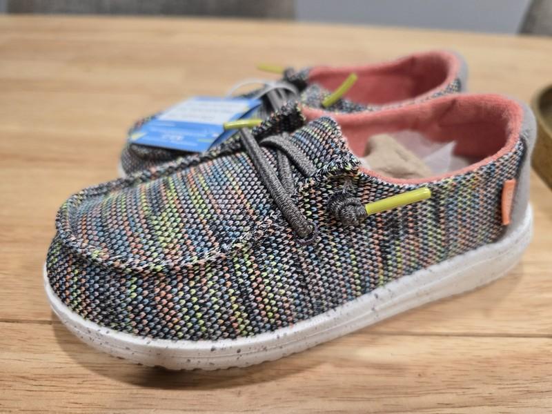 Hey Dude New K11 Girls Wendy Youth Stretch Peacock Pink Gray Shoes