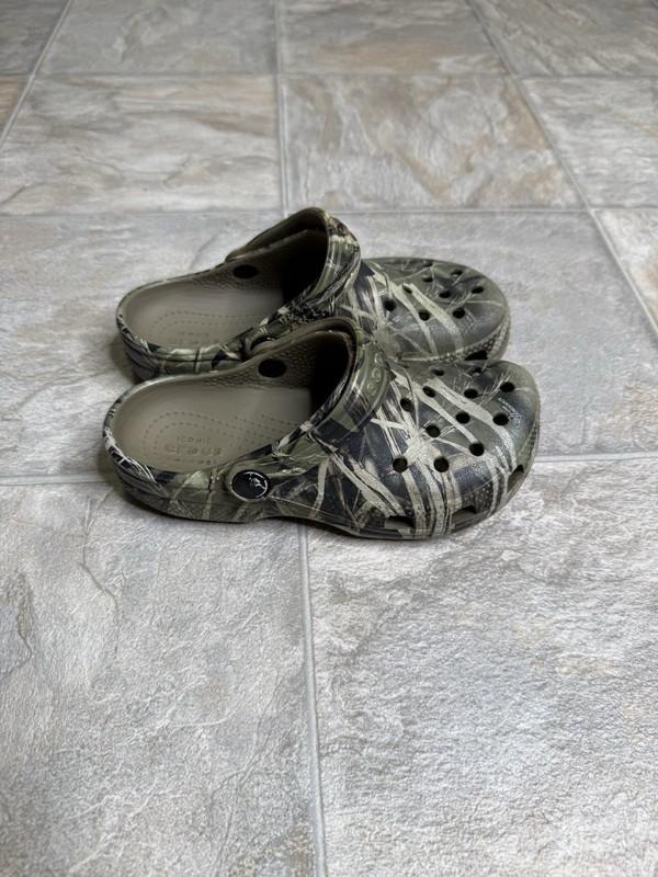 Iconic Comfort Crocs Camouflage PS Boys Shoe Size 13c Green Preowned