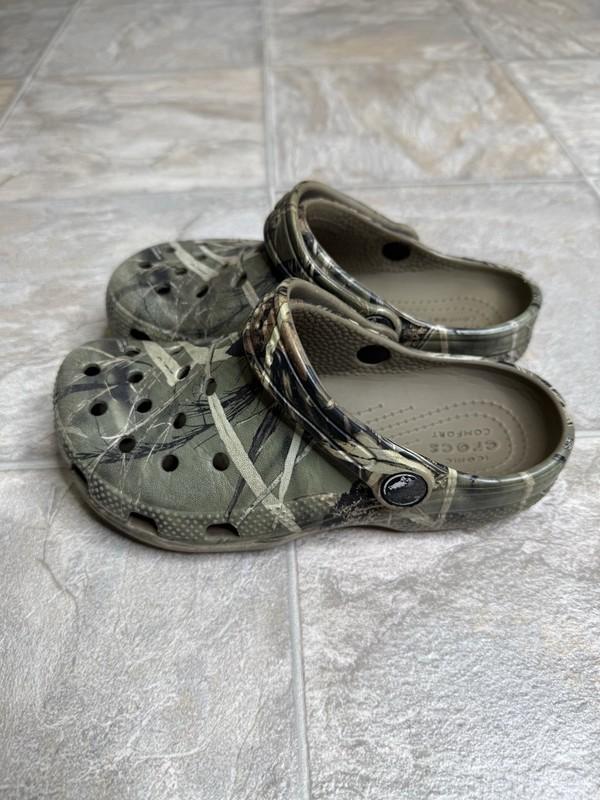 Iconic Comfort Crocs Camouflage PS Boys Shoe Size 13c Green Preowned