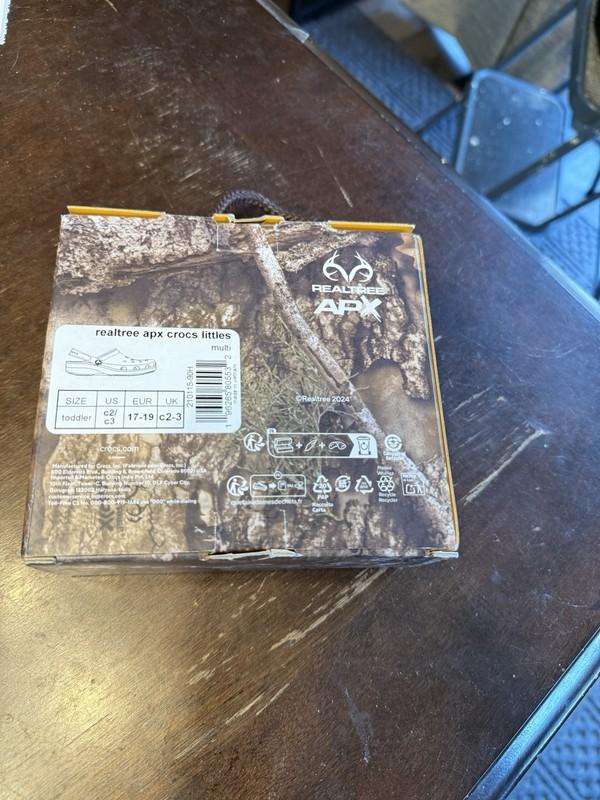Infant Crocs Littles'" Realtree APX Classic Clog C2-C3