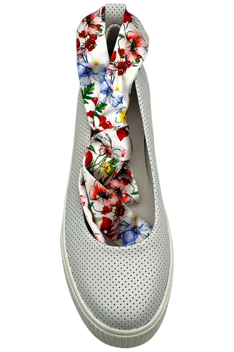 Jessica Simpson Womens Elisah Round Toe Sneakers Vintage Bright White