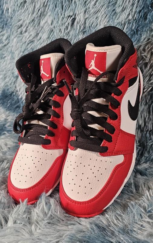 Jordan 1 Mid Youth Cleat 'Chicago' Red HF6883-106 Football Baseball 6Y Size