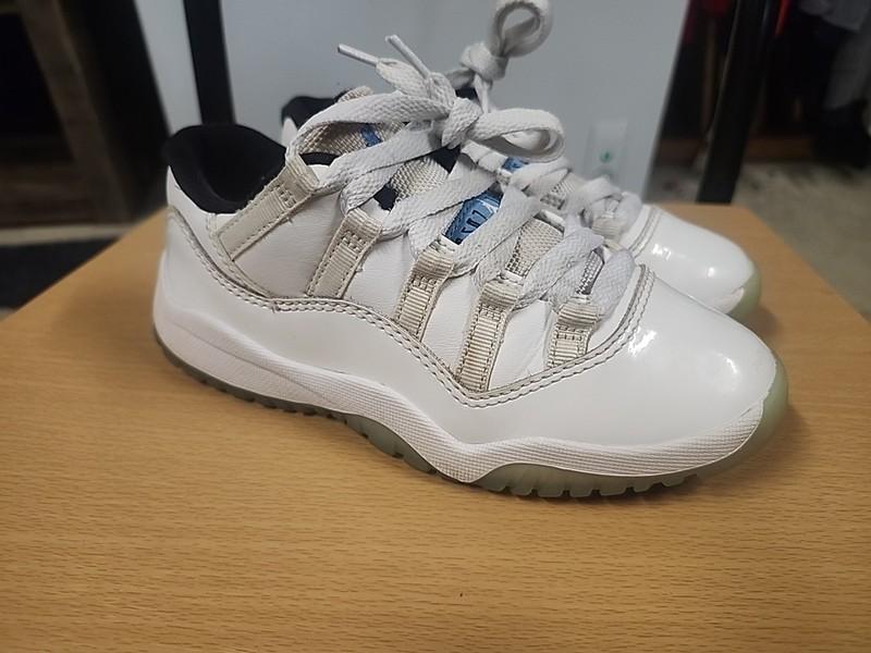 Jordan 11 Retro Low "Legend Blue" GS Size 13C