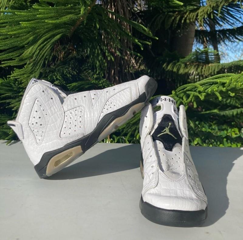 Jordan 6 Retro White and Black Alligator Shoes Boys Size: 7Y