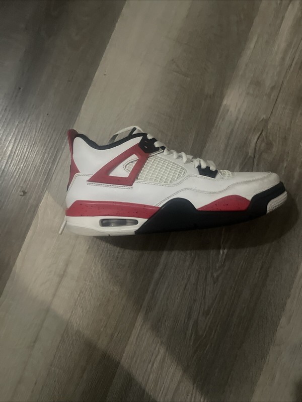 Jordan Four Red Cement Size 7 Only Worn Once Great Condition ￼