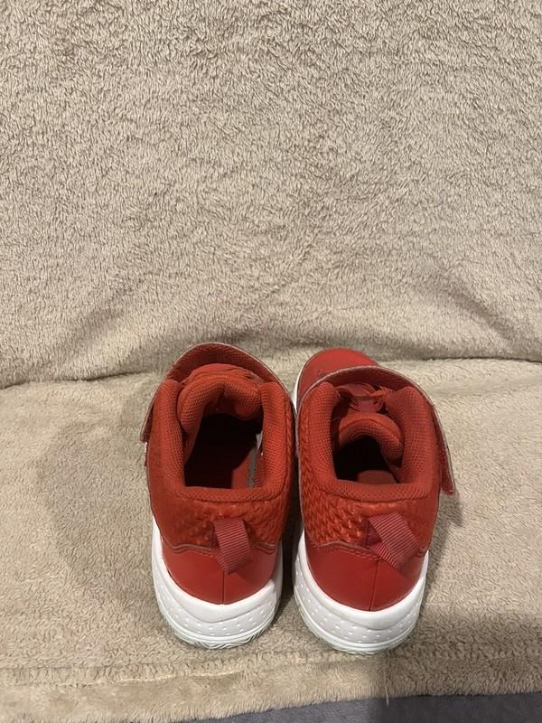 Jordan Max Aura 3 White University Red Size: 13C Retro