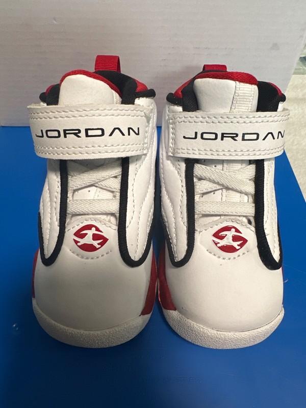 Jordan "PRO STRONG" Sneaker Toddler Size 4c. Barely Worn