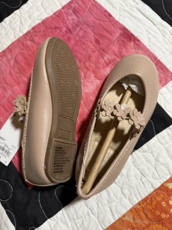 Jumping Beans Toddler Girls' Beige Floral Flats Shoes Size 8T NEW