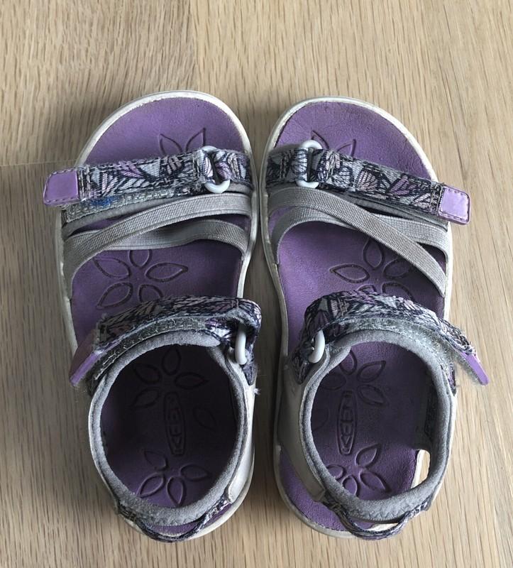 Keen Flower Waterproof Hiking Sandals Size Girls Child Size 8