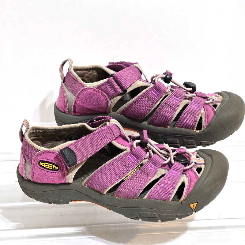 Keen Hiking Sandals Newport H2 Big Girls Fuchsia Sandal Size 3/35 Waterproof EUC