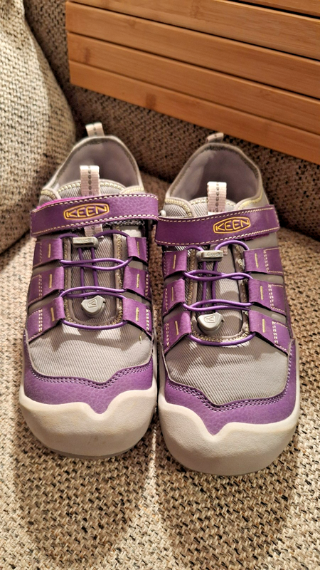 KEEN Knotch Hollow Big Girls Strappy Sneaker Purple & Grey Size 5