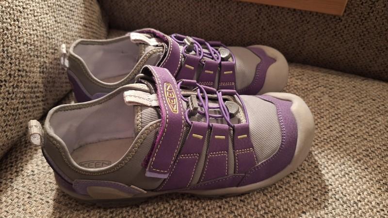 KEEN Knotch Hollow Big Girls Strappy Sneaker Purple & Grey Size 5