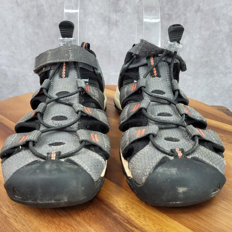 Keen Newport H2 Sandals Boys 5 Gray Closed Toe Hiking Water Shoes Sport Outdoor