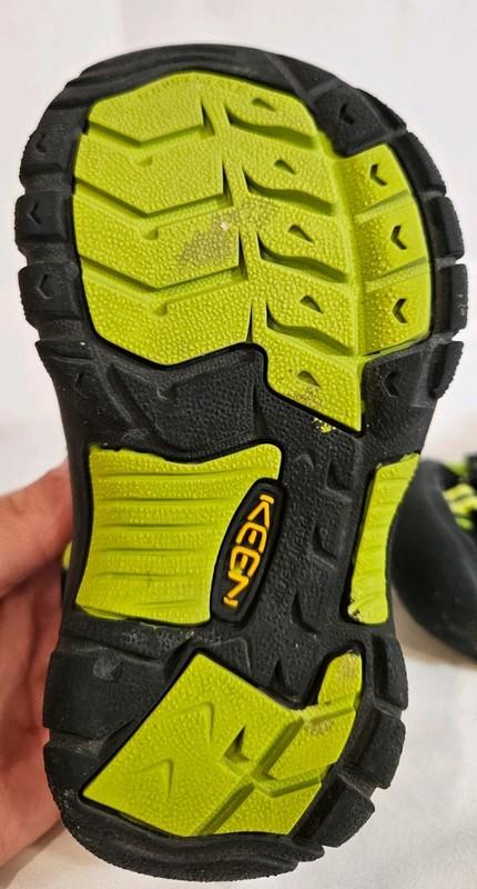 Keen Newport H2 Sandals Toe Protection Black Green Size 8 Youth Kids Boys