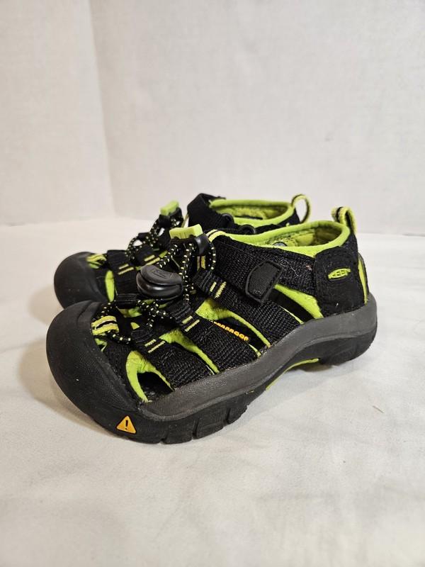 Keen Newport H2 Sandals Toe Protection Black Green Size 8 Youth Kids Boys