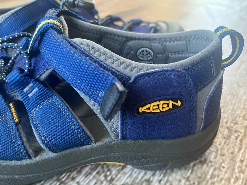 KEEN NEWPORT H2 STRAPPY SANDALS BLUE BOYS SIZE 5 EXCELLENT CONDITION