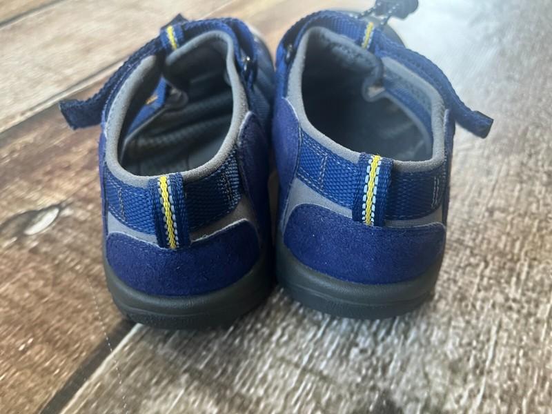 KEEN NEWPORT H2 STRAPPY SANDALS BLUE BOYS SIZE 5 EXCELLENT CONDITION