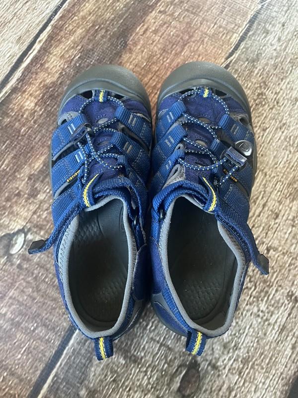 KEEN NEWPORT H2 STRAPPY SANDALS BLUE BOYS SIZE 5 EXCELLENT CONDITION