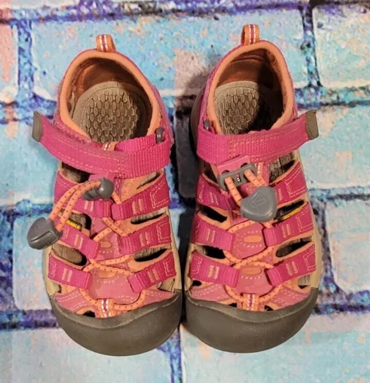 Keen Newport Sandals Youth Kids Girl 10 Pink Gray Sport Hiking Fisherman Outdoor