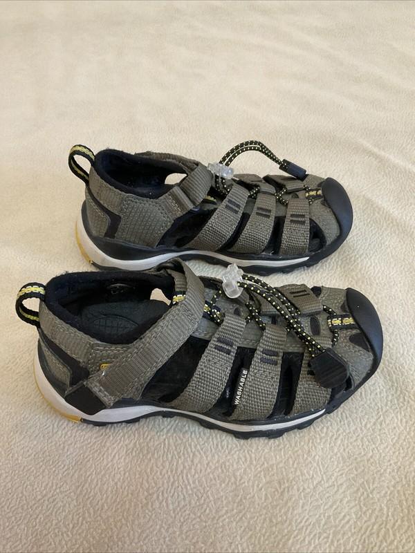 Keen Sandals 8 Toddler Summer Athletic Closed Toe Grey