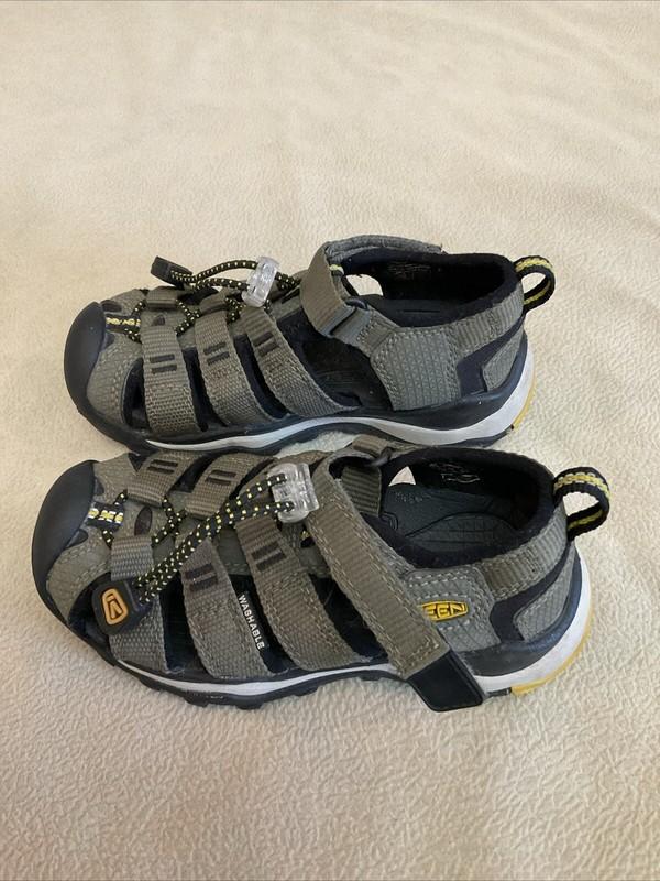 Keen Sandals 8 Toddler Summer Athletic Closed Toe Grey
