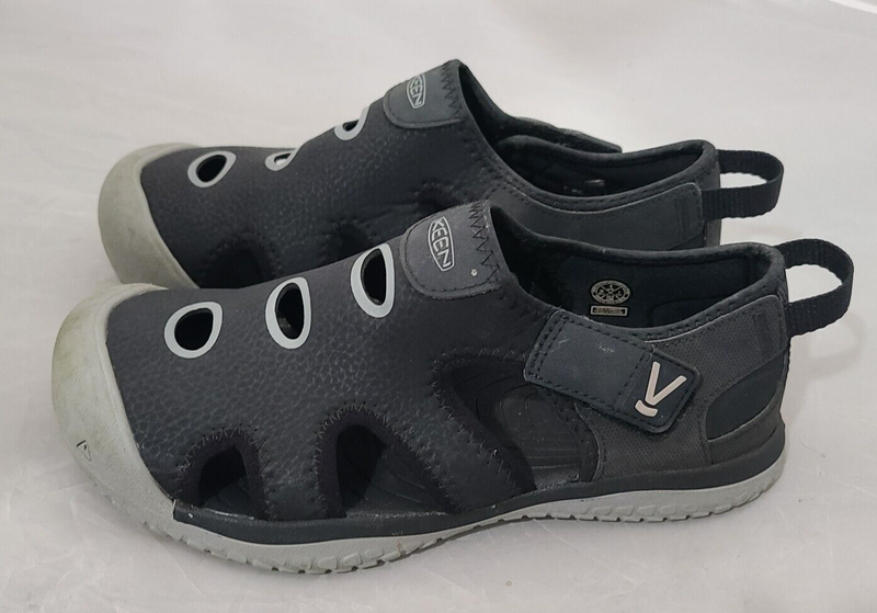 KEEN Stingray Big Kid Closed Toe Water Size 4 Black Sandals