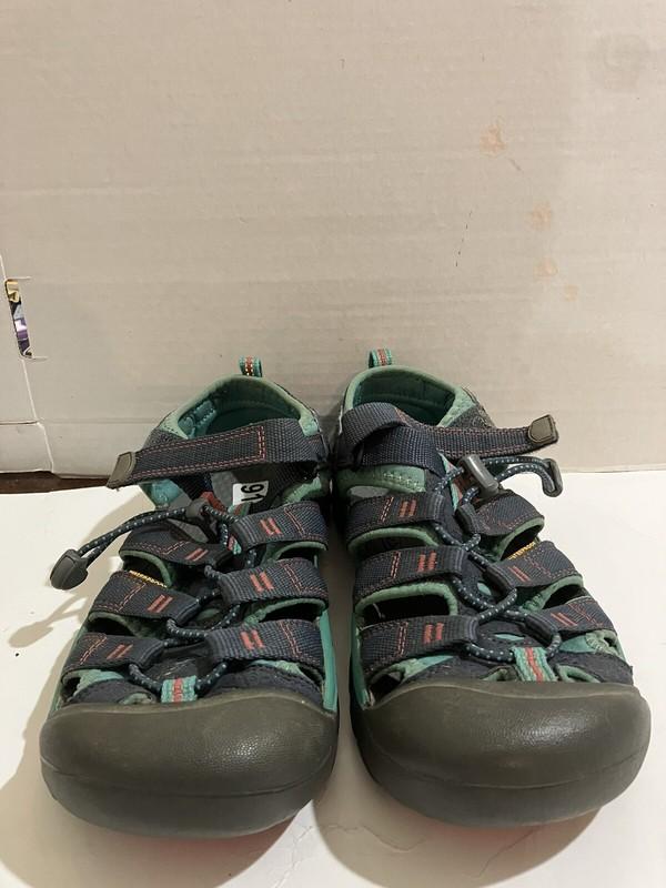 Keen Youth Big Kids Size 5 Teal Blue Pink Fisherman Waterproof Sandals