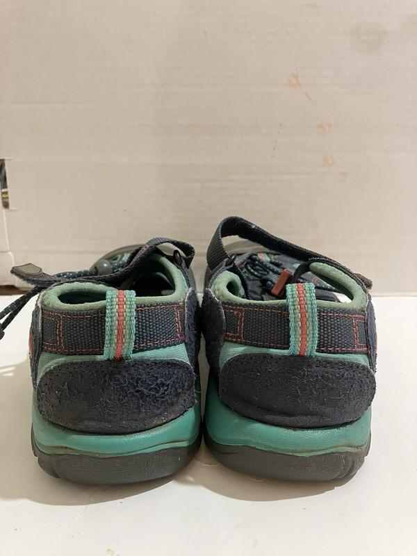 Keen Youth Big Kids Size 5 Teal Blue Pink Fisherman Waterproof Sandals