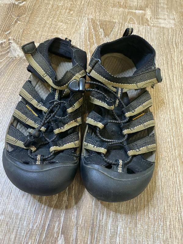 Keen Youth Boys Size 6 Sandals Waterproof Hiking Outdoor Shoe Olive Green Brown