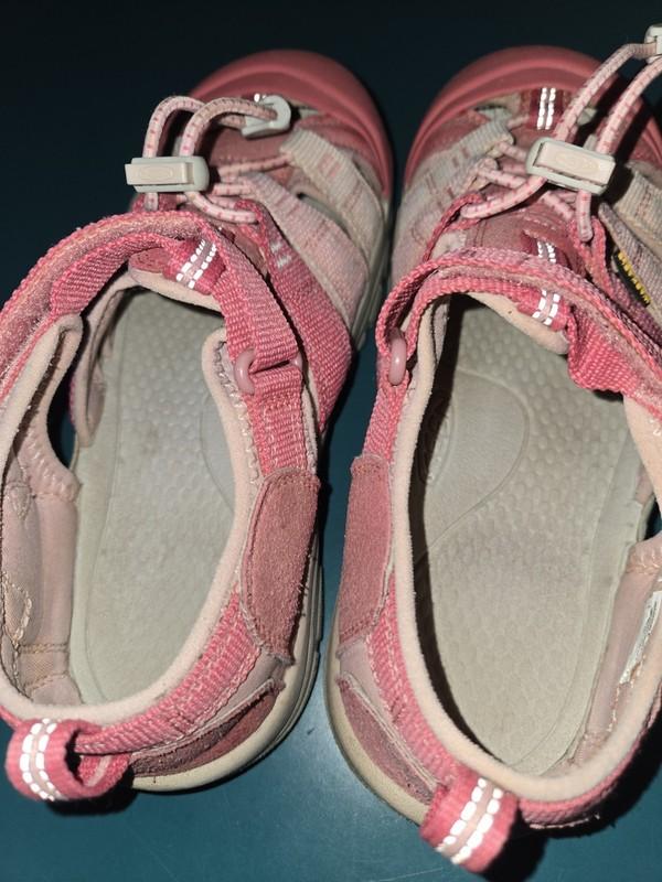 KEEN Youth Girls Newport H2 Pink Outdoors Sandals Size 5 US