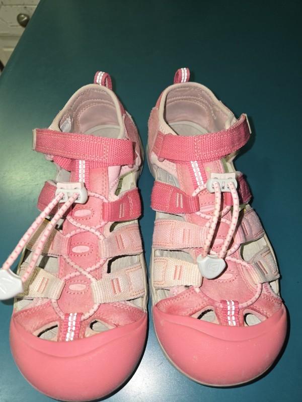 KEEN Youth Girls Newport H2 Pink Outdoors Sandals Size 5 US