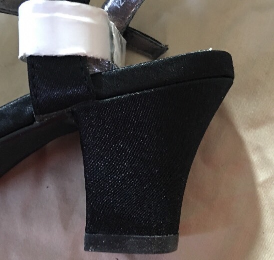 Kenneth Cole Face To Chase Girls Sandal Size 12.5 NIB. (44)