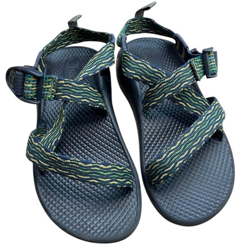 Kids Chaco Sandals size 2 boxGA