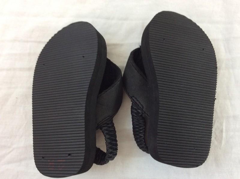 KK Hawaii Toddler Size 3 Flip Flop Black Dolphin Sandals NWOT