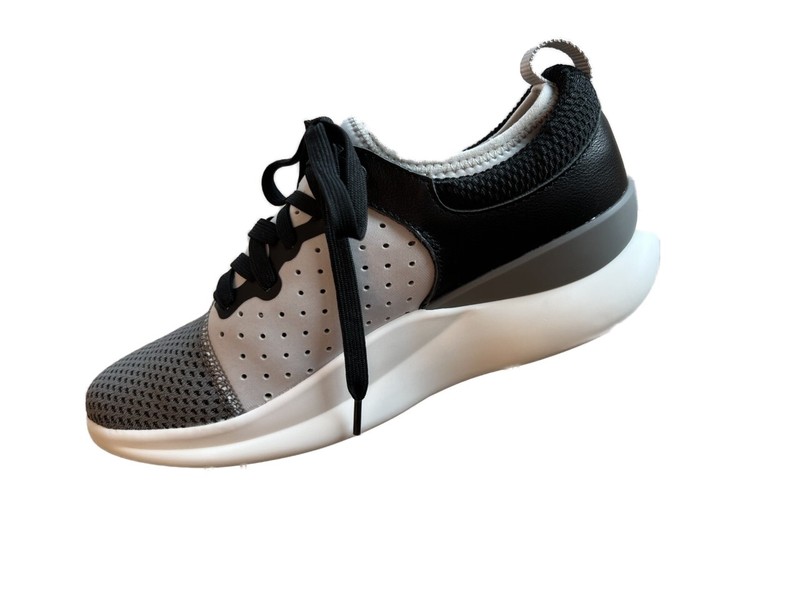 Klogs Moshn Rhym Women's 8 M Charcoal Display Model Athletic Shoes