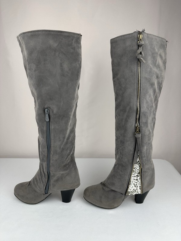 Knee High Boots Gray Lace Women’s Size 7 1/2