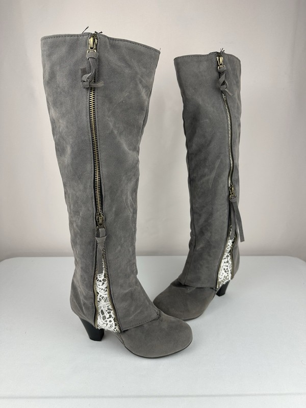 Knee High Boots Gray Lace Women’s Size 7 1/2