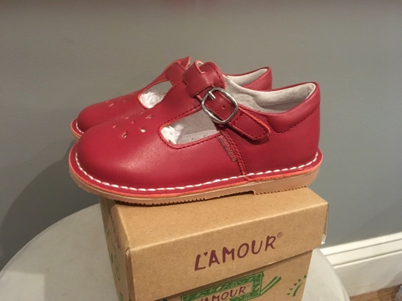 LA’MOUR Joy Classic T-Strap MaryJane Little Girls 9M Navy & Brown Available