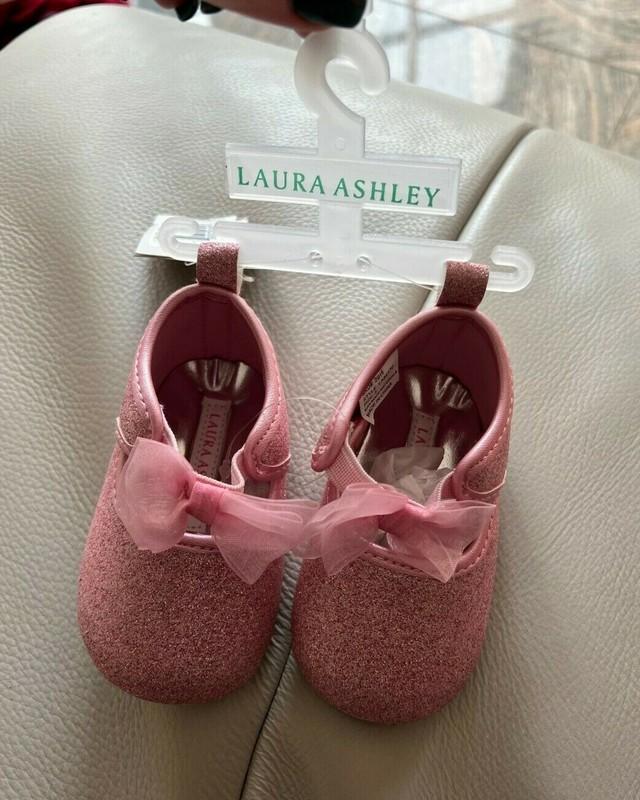 Laura Ashley Baby Pink Glitter Shimmer Maryjane Crib Shoes With Bow NWT Size 2