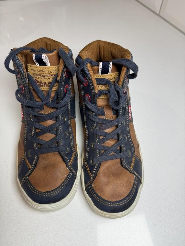 Levi’s Boys High Top Shoes Size 4 Brown And Blue