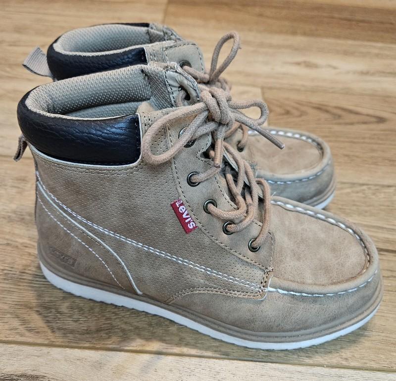 Levi strauss & co kids boots 49922-JJ15-kids size 2 youth