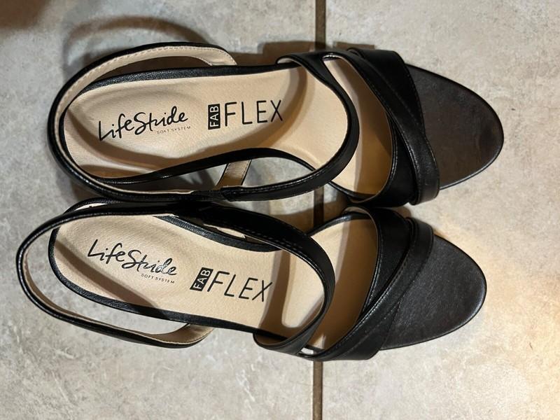 Lifestride Women's Mia Strappy Heeled Dress Sandal - Size 6.5