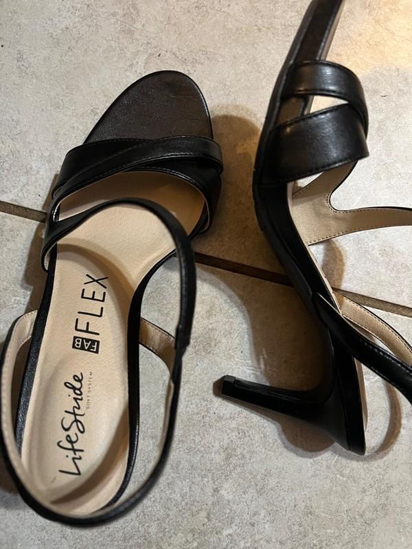 Lifestride Women's Mia Strappy Heeled Dress Sandal - size 6.5