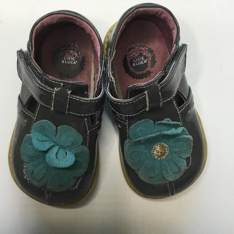 Livie & Luca Gray Blossom Shoes Size 7