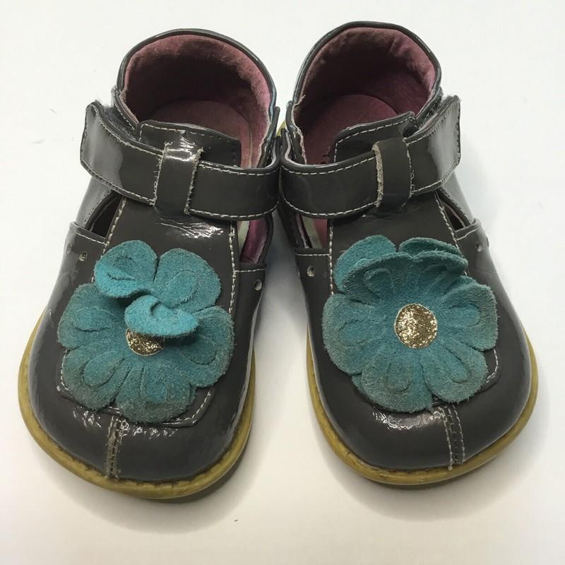 Livie & Luca Gray Blossom Shoes Size 7